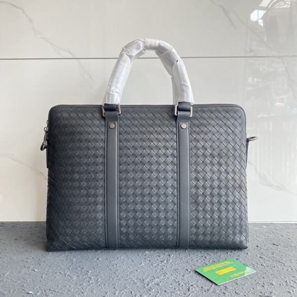 ボッテガヴェネタバッグ正面デザイン